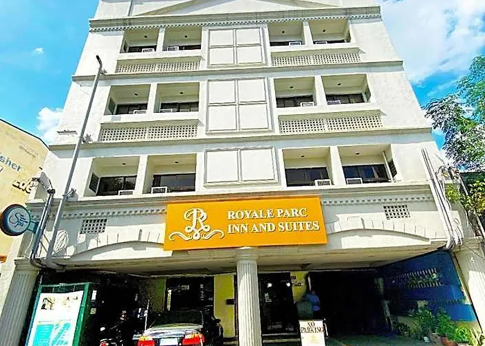 Royale Parc & Annapolis Cubao 2*