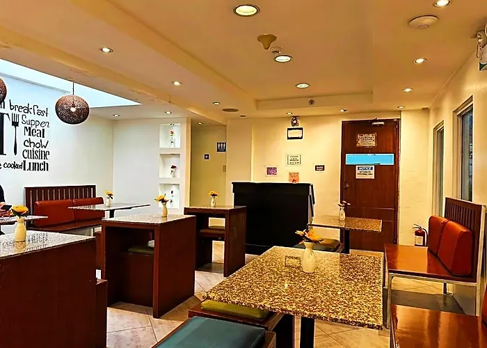 Hotel Royale Parc & Annapolis Cubao 2*