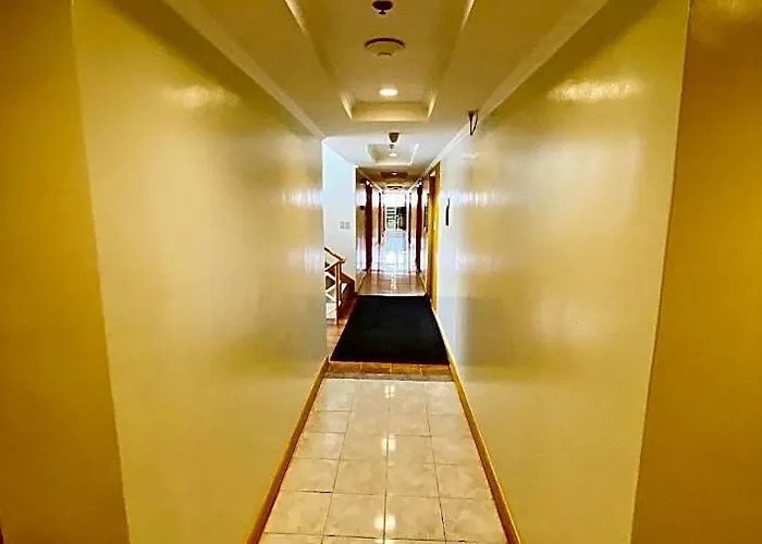 Royale Parc & Annapolis Cubao 2*