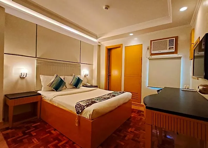 Royale Parc & Annapolis Cubao 2*