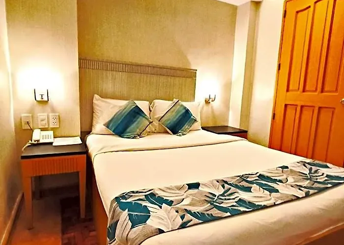 Royale Parc & Annapolis Cubao 2* Manila