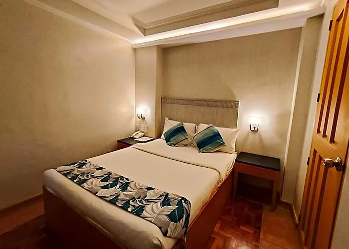 Royale Parc & Annapolis Cubao Hotel 2*