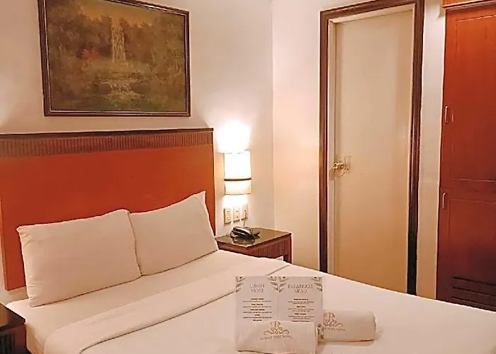 Royale Parc & Annapolis Cubao 2*